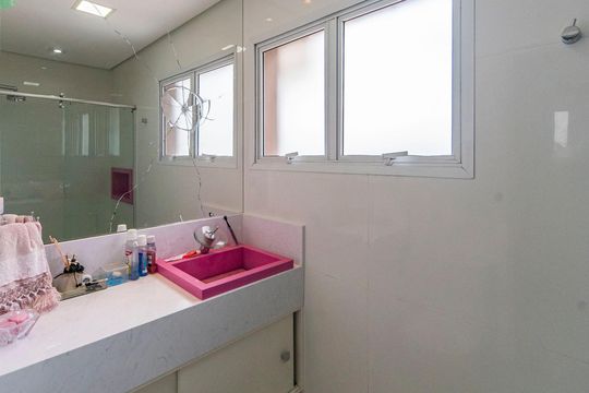 Banheiro do Quarto 1 de apartamento à venda com 2 quartos, 115m² em Vila Apiai, Santo André