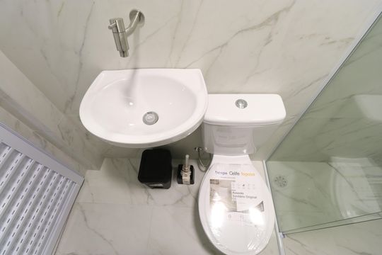 Banheiro de kitnet/studio para alugar com 1 quarto, 18m² em Barra Funda, São Paulo