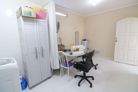 Área de Serviço de casa à venda com 2 quartos, 180m² em Jardim das Flores, Osasco
