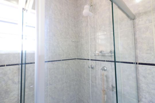 Banheiro da Suíte 2 de casa à venda com 2 quartos, 180m² em Jardim das Flores, Osasco
