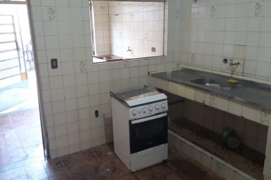 Casa para alugar com 2 quartos, 300m² em Centro, Mogi das Cruzes