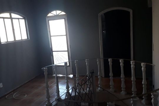 Casa para alugar com 2 quartos, 300m² em Centro, Mogi das Cruzes