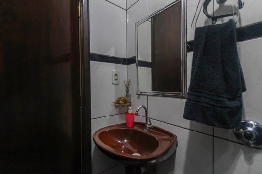 Banheiro de Serviço de casa à venda com 2 quartos, 113m² em Vila Nova, São Paulo