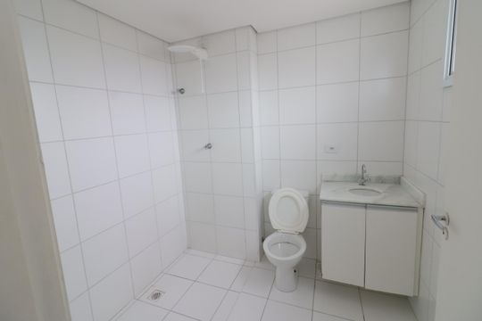 Banheiro da Suíte 1 de apartamento para alugar com 2 quartos, 65m² em São Pedro, Osasco