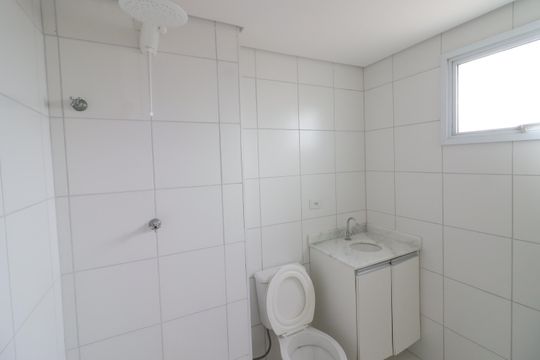 Banheiro da Suíte 1 de apartamento para alugar com 2 quartos, 65m² em São Pedro, Osasco