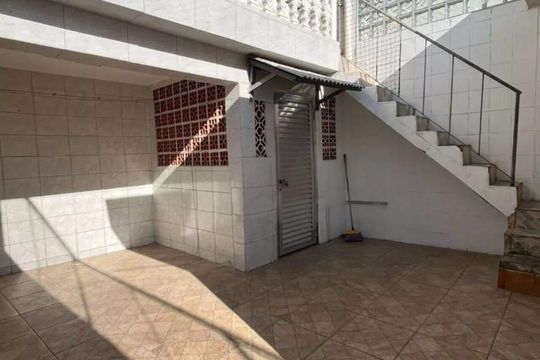 Área externa de casa à venda com 1 quarto, 150m² em Jardim Fernandes, São Paulo