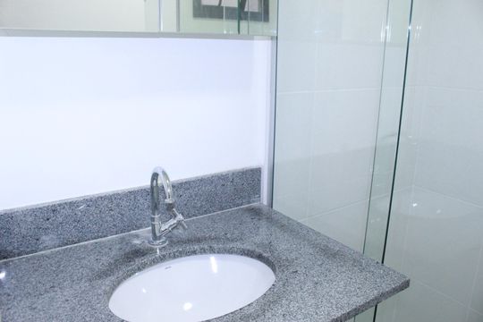 Banheiro de kitnet/studio para alugar com 1 quarto, 24m² em Campos Elíseos, São Paulo
