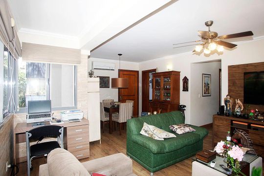 Sala de apartamento à venda com 2 quartos, 89m² em Petrópolis, Porto Alegre