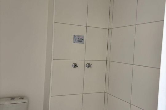 Banheiro de apartamento à venda com 2 quartos, 38m² em Bonsucesso, Rio de Janeiro