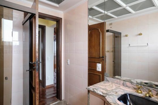 Banheiro da suíte 2 de apartamento para alugar com 4 quartos, 196m² em Rudge Ramos, São Bernardo do Campo