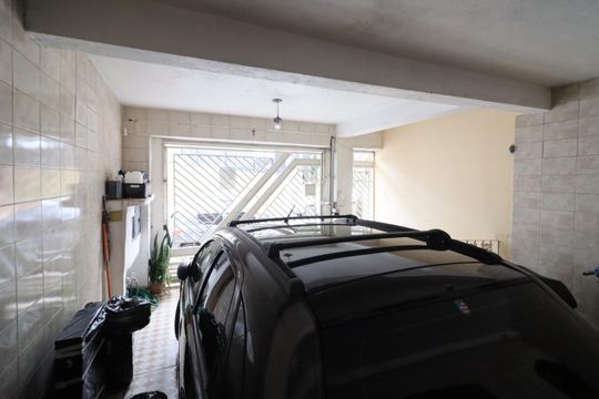 Garagem de casa à venda com 4 quartos, 211m² em Jardim Dayaquinha, Osasco