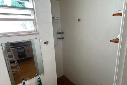 Banheiro de apartamento para alugar com 2 quartos, 70m² em Jardim Catarina, São Gonçalo