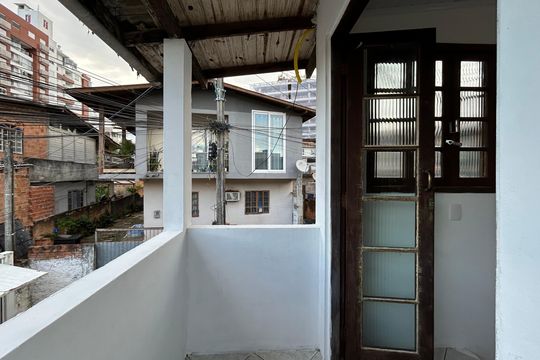 Varanda de casa para alugar com 1 quarto, 57m² em Agronômica, Florianópolis
