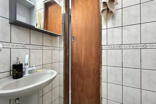 Banheiro de casa para alugar com 1 quarto, 57m² em Agronômica, Florianópolis