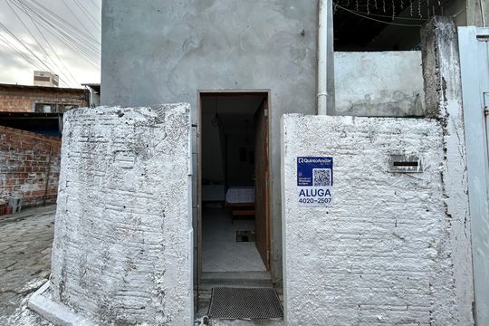 Fachada de casa para alugar com 1 quarto, 57m² em Agronômica, Florianópolis