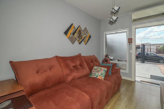 Sala de casa à venda com 2 quartos, 84m² em Sarandi, Porto Alegre