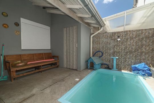 Fundos de casa à venda com 2 quartos, 84m² em Sarandi, Porto Alegre