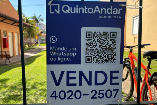 Plaquinha Instalada código SACW-144 de apartamento para alugar com 3 quartos, 70m² em Humaitá, Porto Alegre