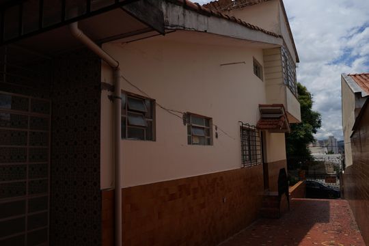 Vista Lateral Casa de casa à venda com 3 quartos, 300m² em Vila Rosalia, Guarulhos