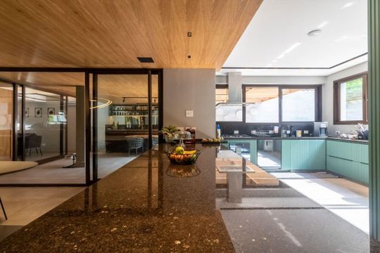 Casa de Condomínio à venda com 3 quartos, 860m² em Chácara Monte Alegre, São Paulo