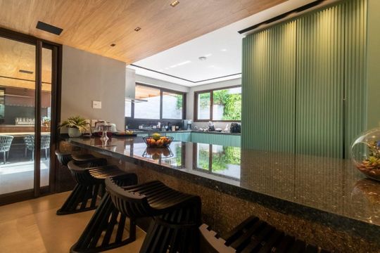 Casa de Condomínio à venda com 3 quartos, 860m² em Chácara Monte Alegre, São Paulo