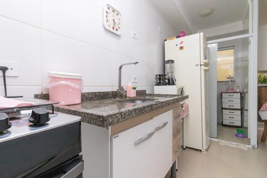 Cozinha de apartamento à venda com 2 quartos, 42m² em Jardim Triana, São Paulo