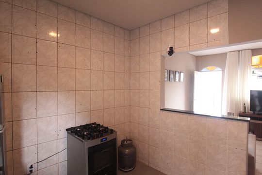 Cozinha de casa à venda com 2 quartos, 107m² em Frei Leopoldo, Belo Horizonte