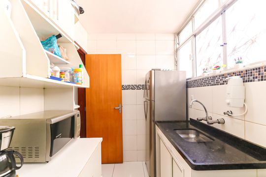 Cozinha de apartamento à venda com 2 quartos, 50m² em Inhaúma, Rio de Janeiro