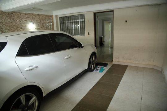 Garagem  de casa à venda com 3 quartos, 189m² em Jardim Nascimento, São Bernardo do Campo
