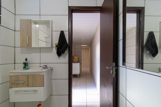Banheiro Social de casa à venda com 3 quartos, 138m² em Alto Boqueirão, Curitiba
