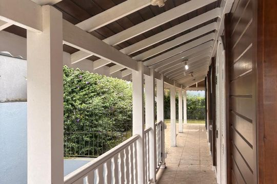 Casa de Condomínio para alugar com 3 quartos, 790m² em Cidade Paquelandia, Itaquaquecetuba