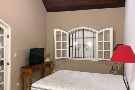 Quarto de casa de condomínio para alugar com 3 quartos, 790m² em Cidade Paquelandia, Itaquaquecetuba