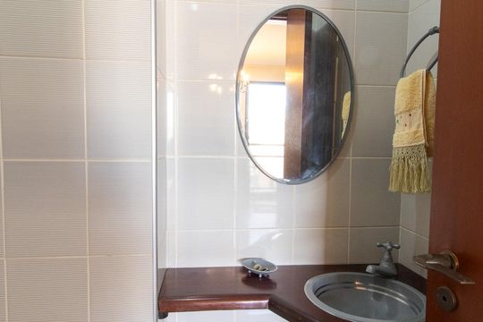 Lavabo de apartamento à venda com 3 quartos, 145m² em Vila Itapura, Campinas