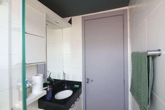 Banheiro de apartamento à venda com 2 quartos, 48m² em São José, Canoas