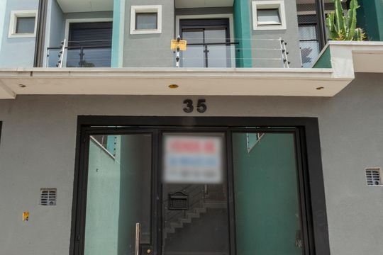 Fachada de casa à venda com 3 quartos, 124m² em Campo Grande, São Paulo