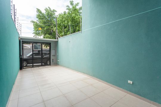 Garagem de casa à venda com 3 quartos, 124m² em Campo Grande, São Paulo