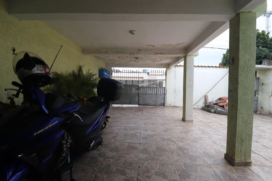 Garagem de casa à venda com 2 quartos, 240m² em Vila Suíça, Santo André