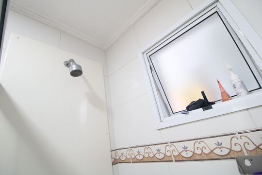 Banheiro comum de apartamento à venda com 3 quartos, 72m² em Jardim Prudência, São Paulo