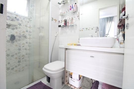 Banheiro da suíte de apartamento para alugar com 3 quartos, 72m² em Jardim Prudência, São Paulo
