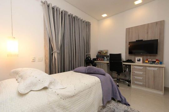 Casa à venda com 4 quartos, 450m² em Jardim Leonor Mendes de Barros, São Paulo