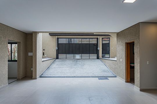 Garagem de casa à venda com 3 quartos, 200m² em Parque Sao Domingos, São Paulo