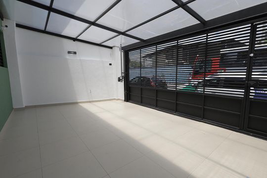 Garagem de casa para alugar com 3 quartos, 147m² em Vila América, Santo André