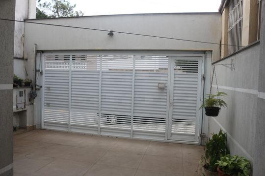 Garagem de casa à venda com 3 quartos, 180m² em Jardim Sao Caetano, São Caetano do Sul