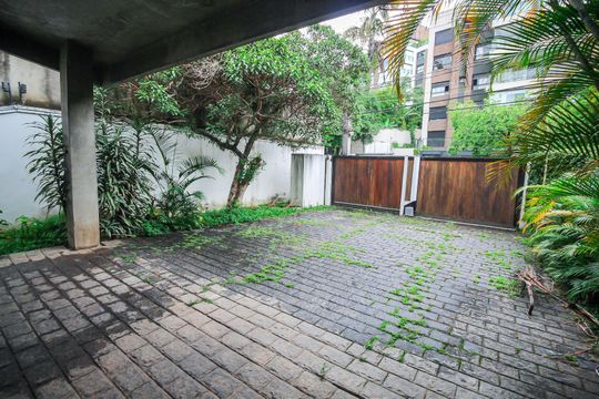Garagem de casa à venda com 5 quartos, 776m² em Cidade Jardim, São Paulo