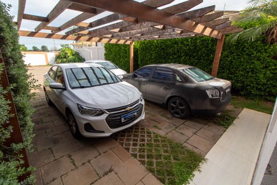 GARAGEM de casa de condomínio à venda com 2 quartos, 140m² em Parque Xangrilá, Campinas