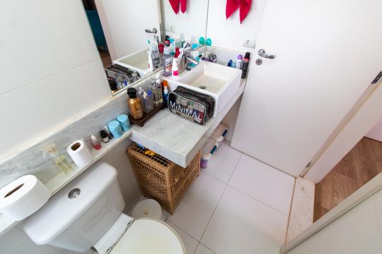 BANHEIRO DA SUITE MASTER de casa de condomínio à venda com 2 quartos, 140m² em Parque Xangrilá, Campinas