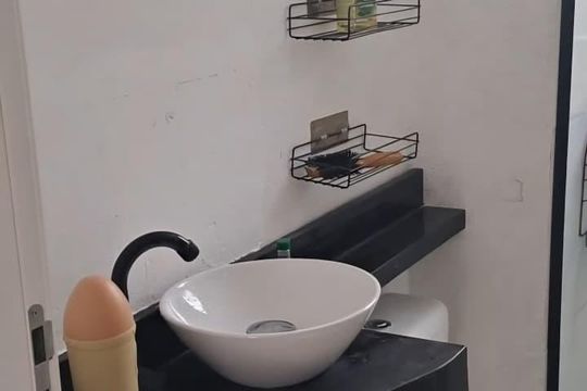 Banheiro de apartamento para alugar com 2 quartos, 44m² em Campo Grande, Rio de Janeiro