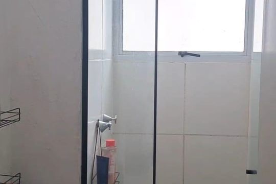 Banheiro de apartamento para alugar com 2 quartos, 44m² em Campo Grande, Rio de Janeiro