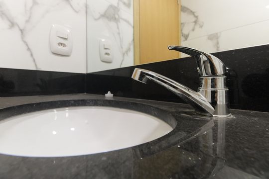 Banheiro  de apartamento para alugar com 2 quartos, 49m² em Vila Carrão, São Paulo