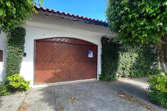 Fachada de casa à venda com 3 quartos, 102m² em Parque Cruzeiro do Sul, São Paulo